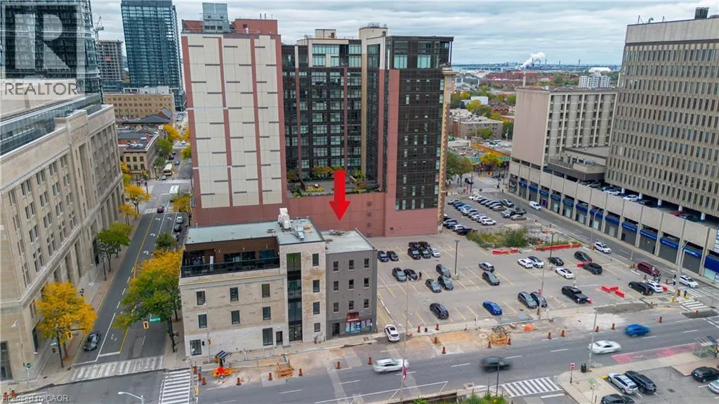 71 MAIN Street E