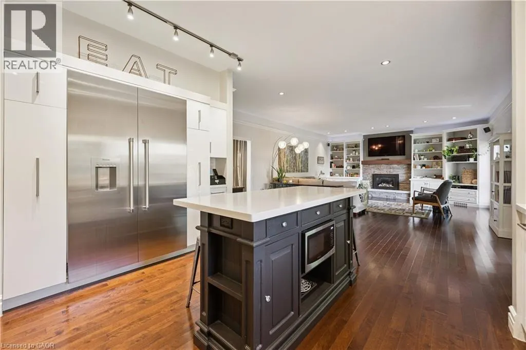 44 BREWSTER Place