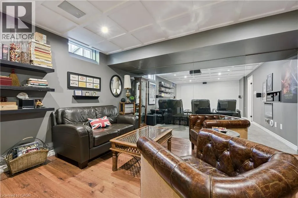 44 BREWSTER Place