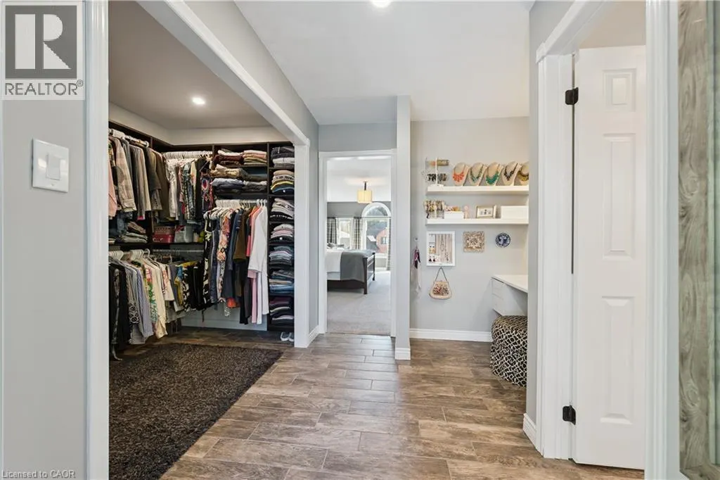 44 BREWSTER Place