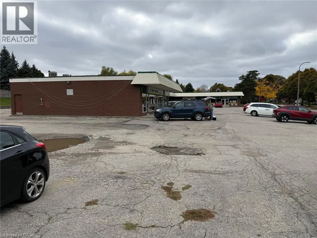 255 TOLL GATE Boulevard