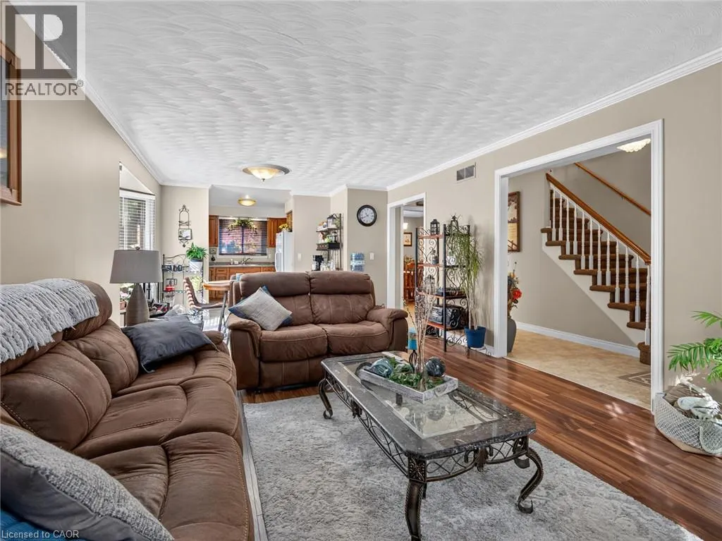 133 LEASIDE Drive