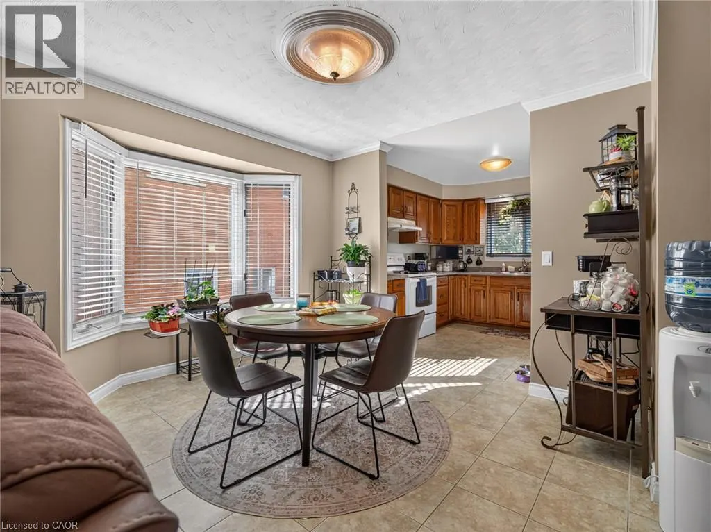133 LEASIDE Drive
