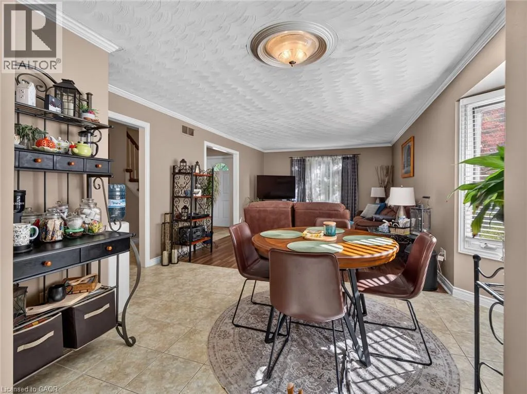 133 LEASIDE Drive