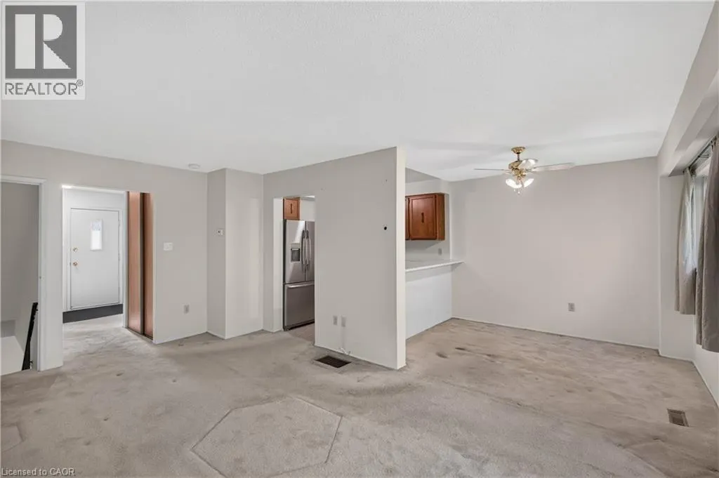 1556 LANCASTER Drive Unit# 74 #74