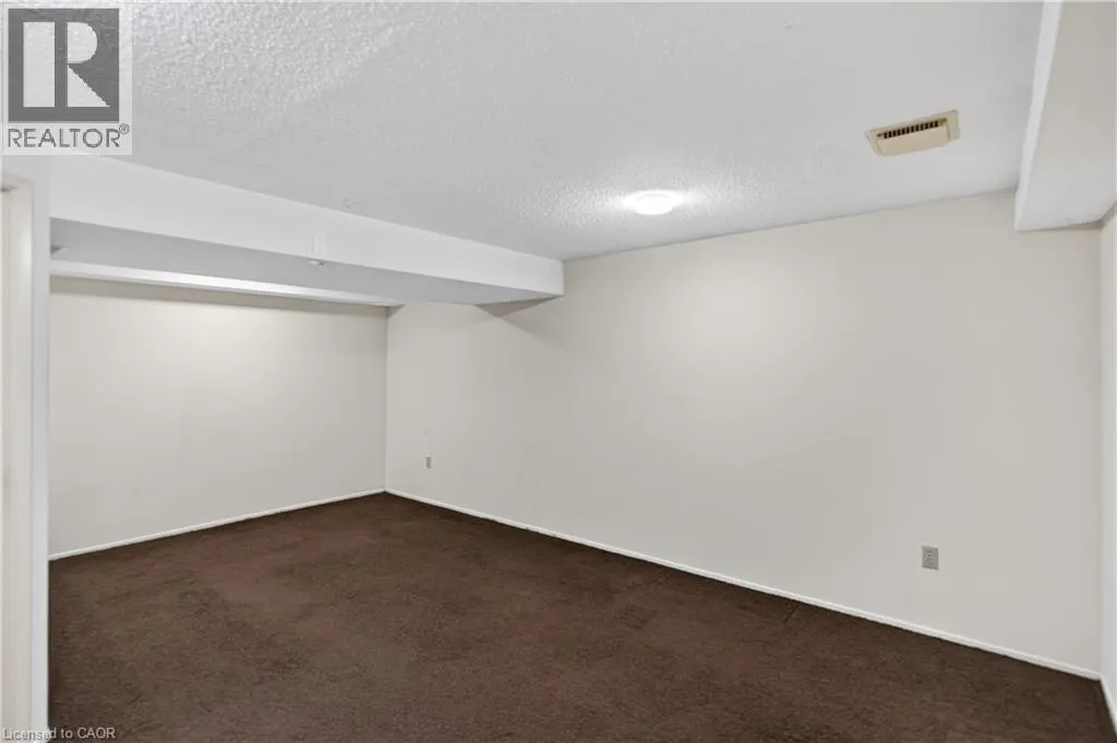 1556 LANCASTER Drive Unit# 74 #74