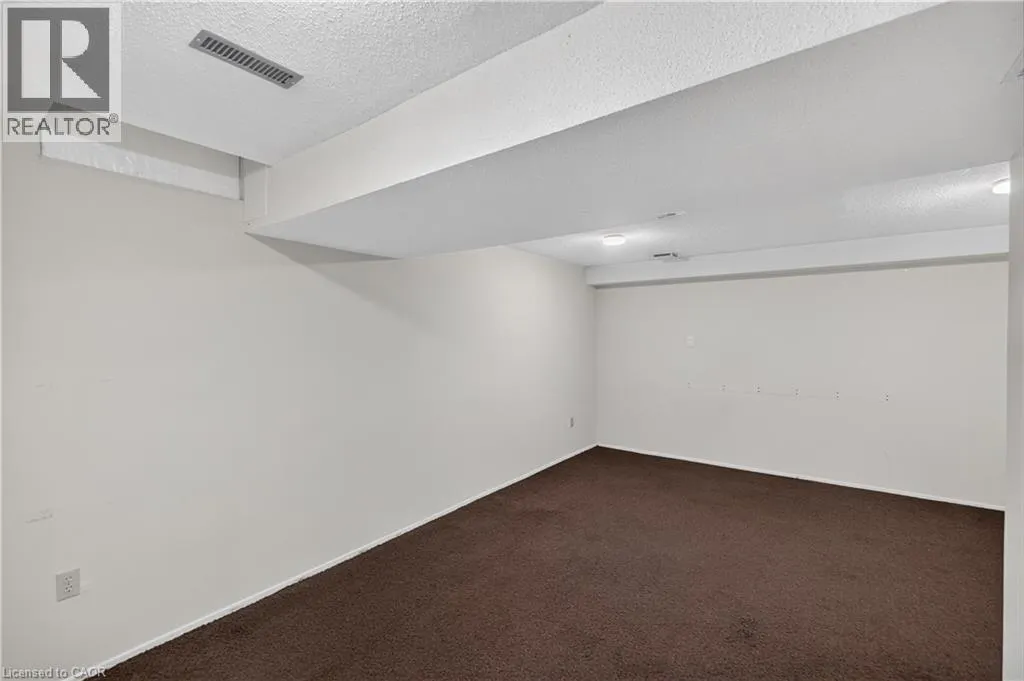 1556 LANCASTER Drive Unit# 74 #74