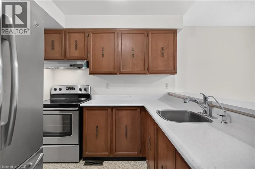 1556 LANCASTER Drive Unit# 74 #74