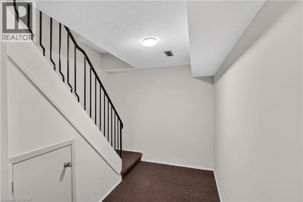 1556 LANCASTER Drive Unit# 74 #74