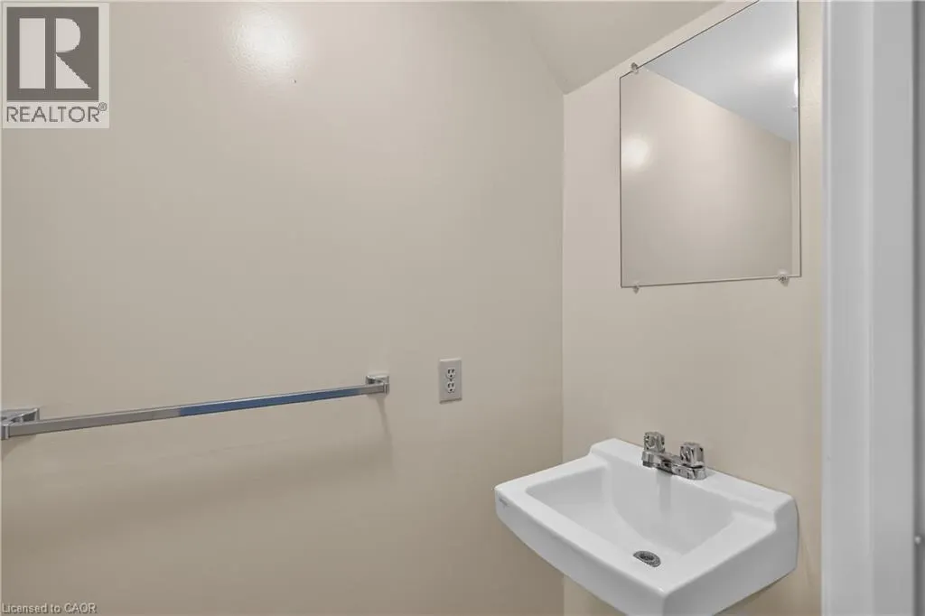 1556 LANCASTER Drive Unit# 74 #74