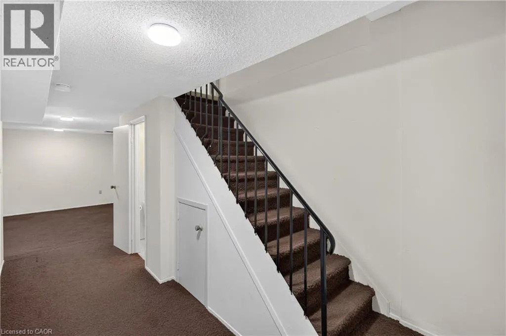1556 LANCASTER Drive Unit# 74 #74