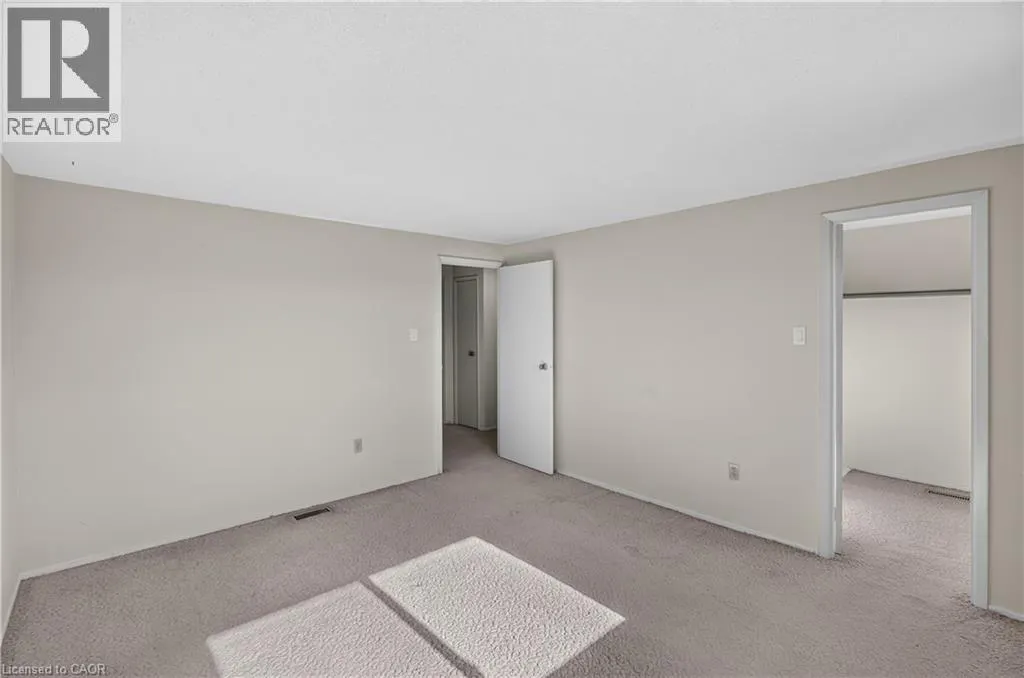 1556 LANCASTER Drive Unit# 74 #74