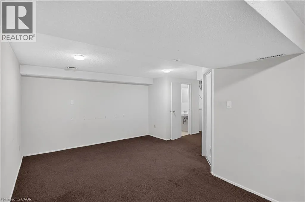 1556 LANCASTER Drive Unit# 74 #74
