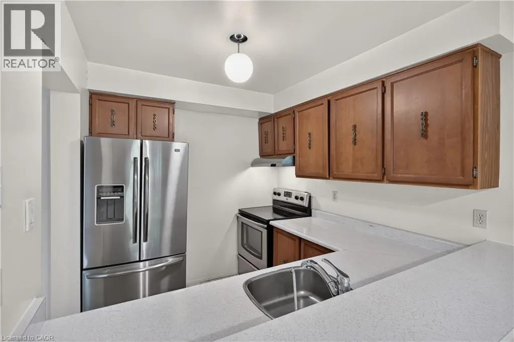 1556 LANCASTER Drive Unit# 74 #74