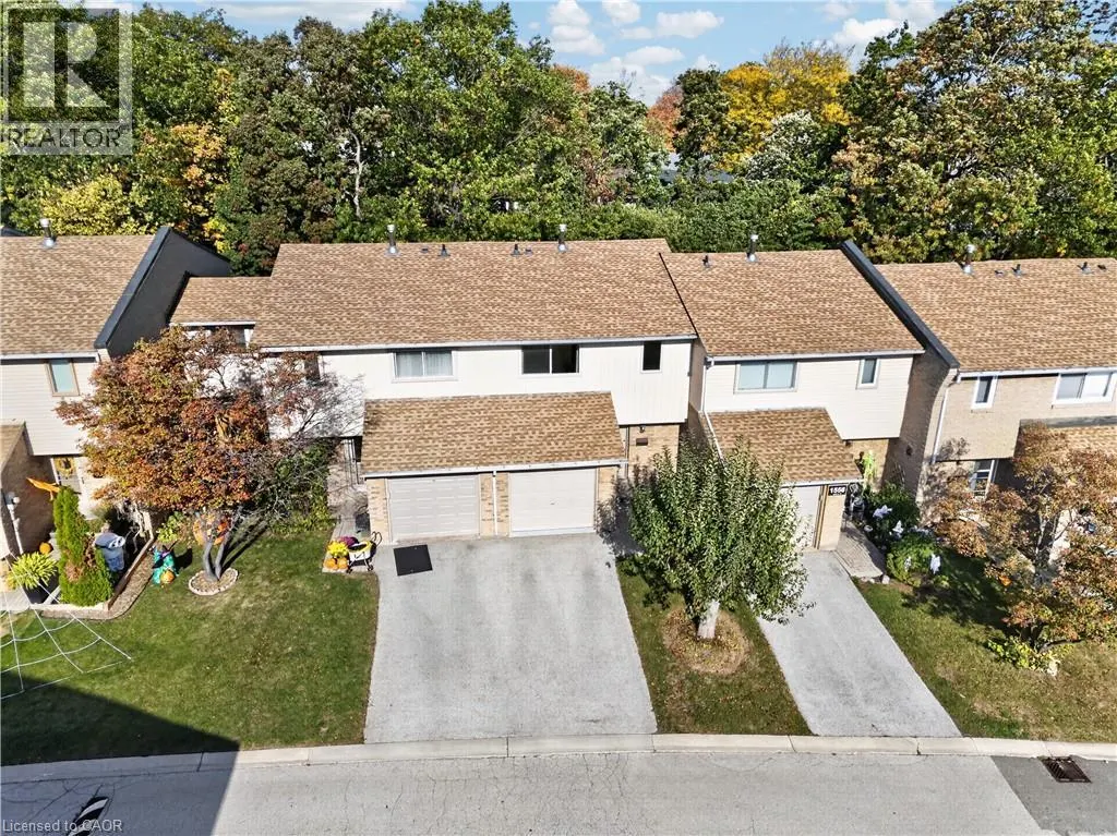 1556 LANCASTER Drive Unit# 74 #74