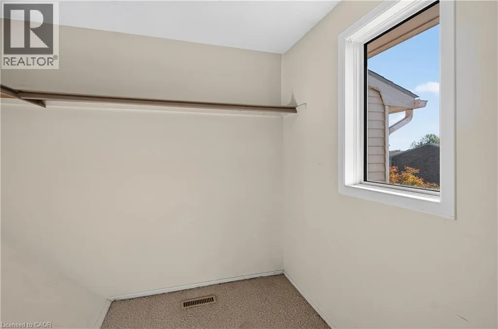 1556 LANCASTER Drive Unit# 74 #74