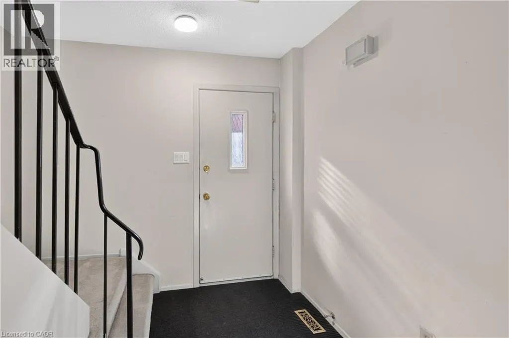 1556 LANCASTER Drive Unit# 74 #74