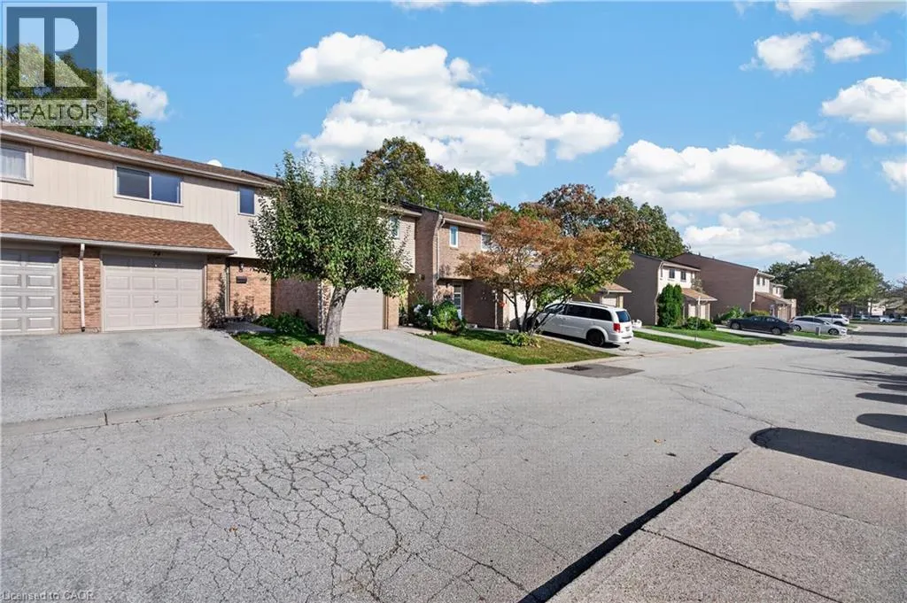 1556 LANCASTER Drive Unit# 74 #74