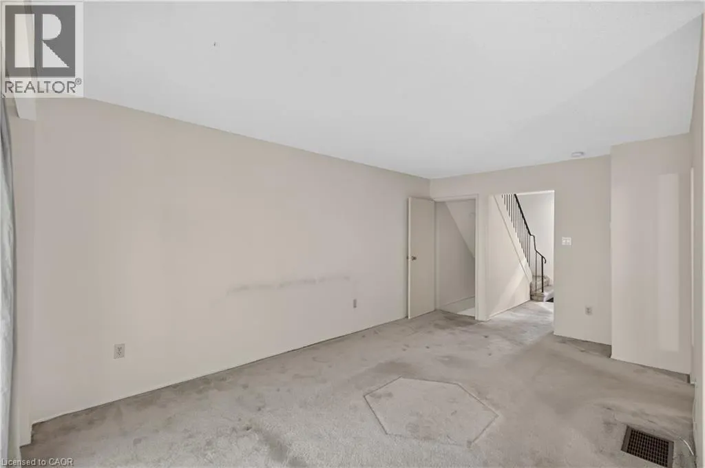 1556 LANCASTER Drive Unit# 74 #74