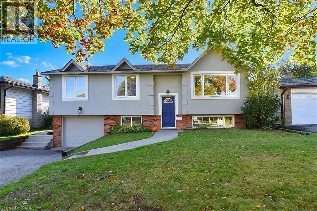 699 CASTLEGUARD Crescent