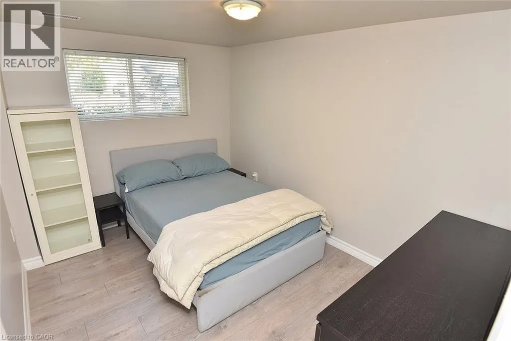 699 CASTLEGUARD Crescent