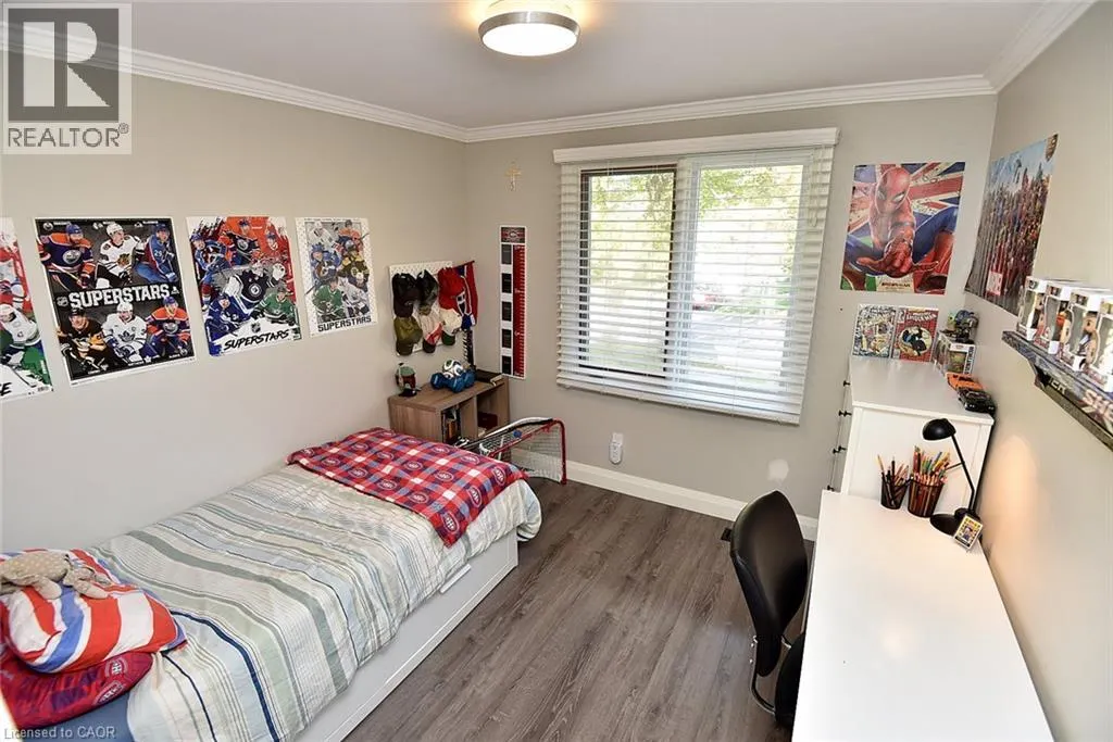 699 CASTLEGUARD Crescent