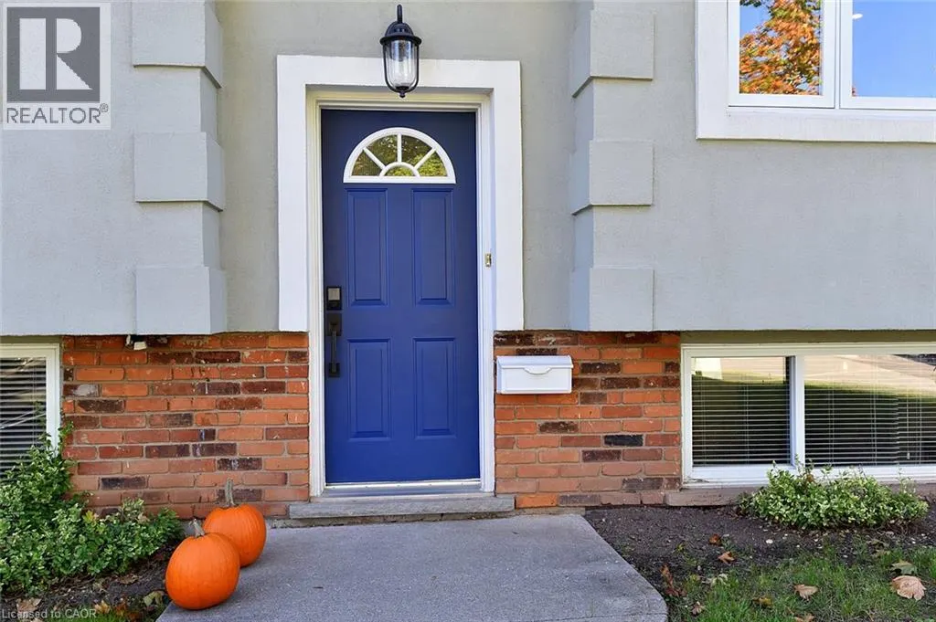 699 CASTLEGUARD Crescent