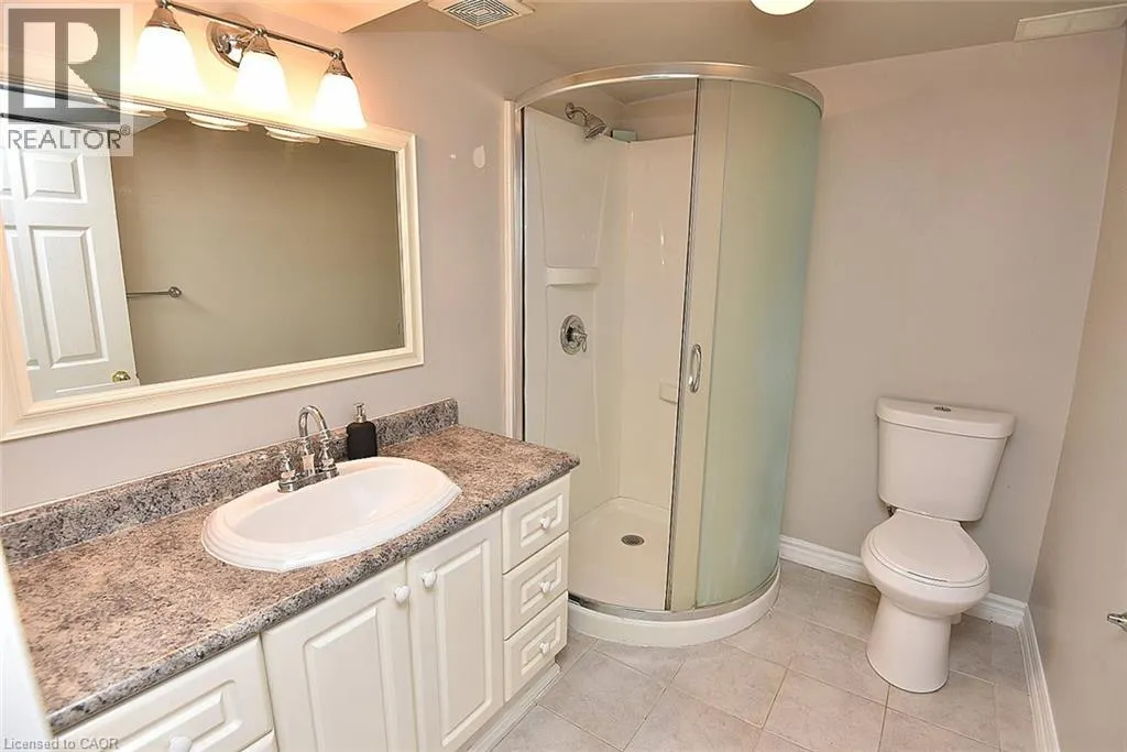 699 CASTLEGUARD Crescent