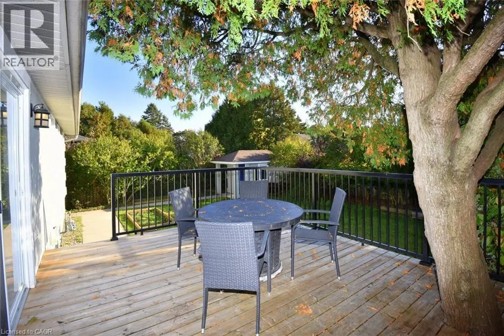 699 CASTLEGUARD Crescent