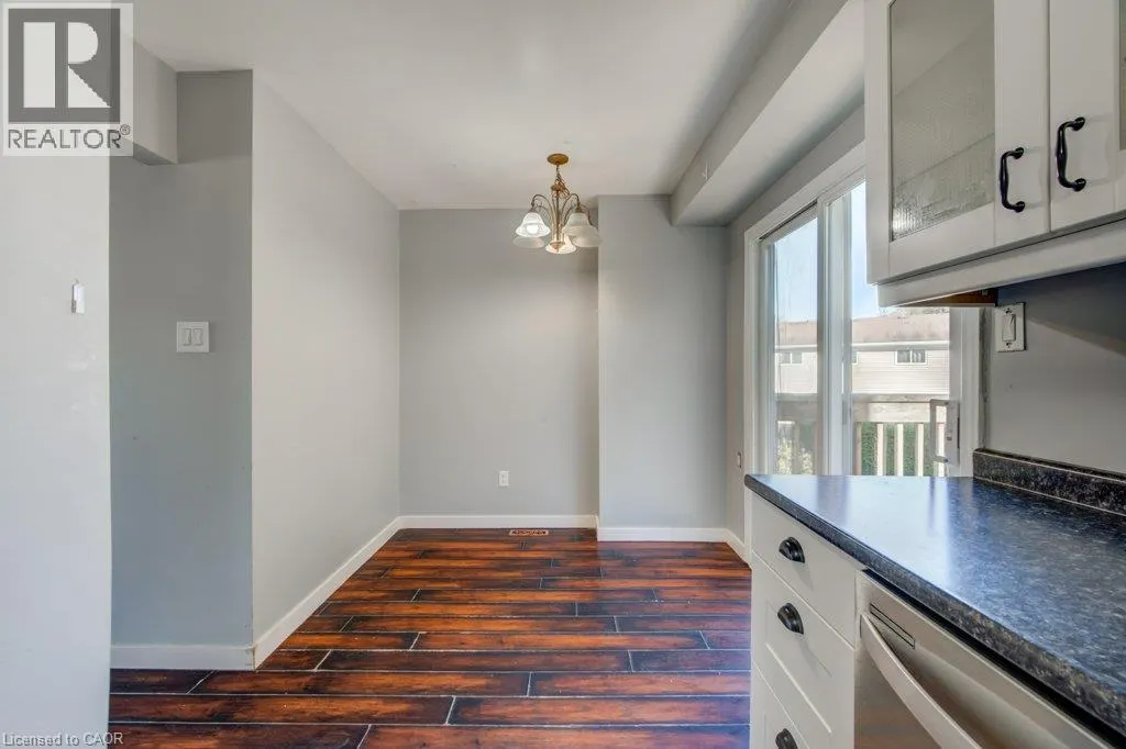320 WESTMINISTER Avenue Unit# 16 #16