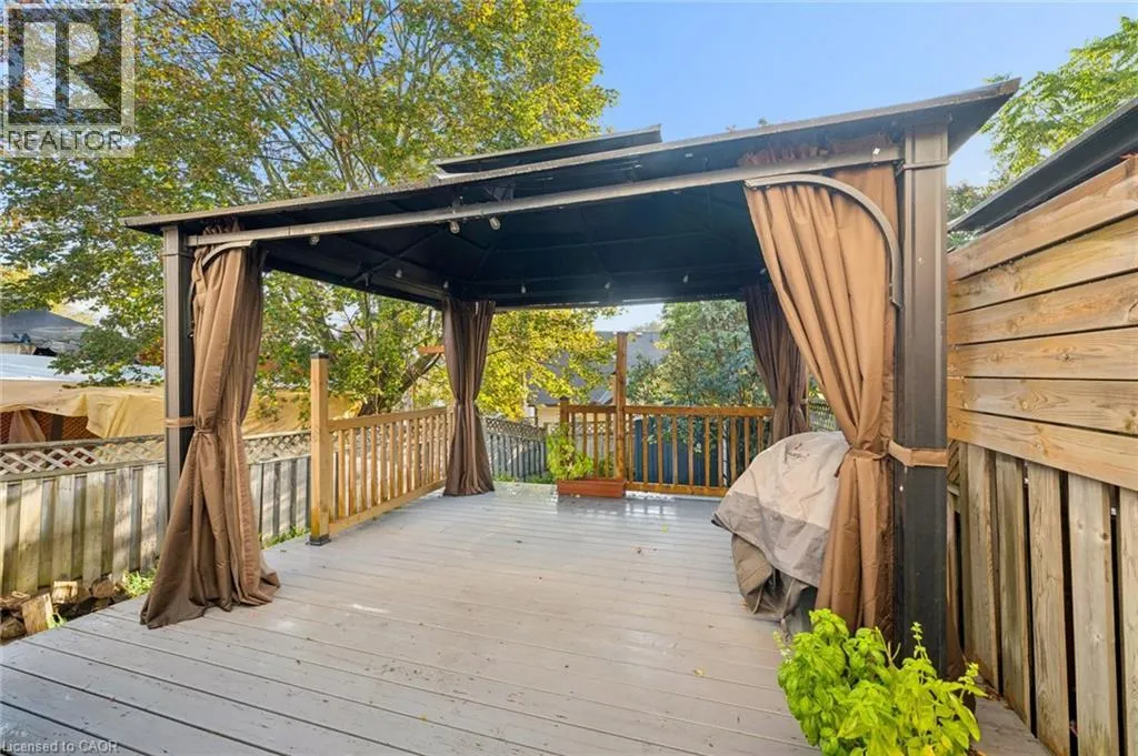 87 POPLAR Drive