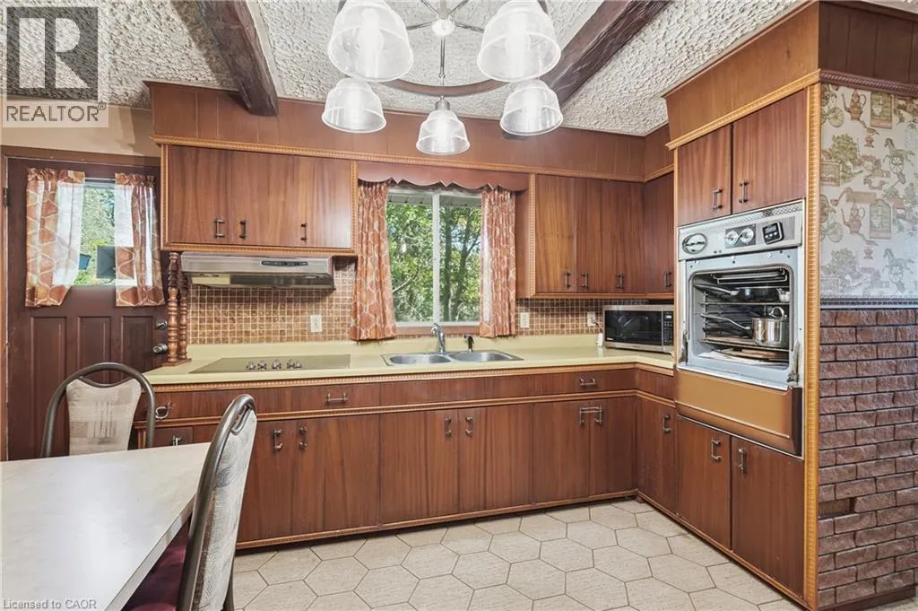 612 DOAN'S RIDGE Road