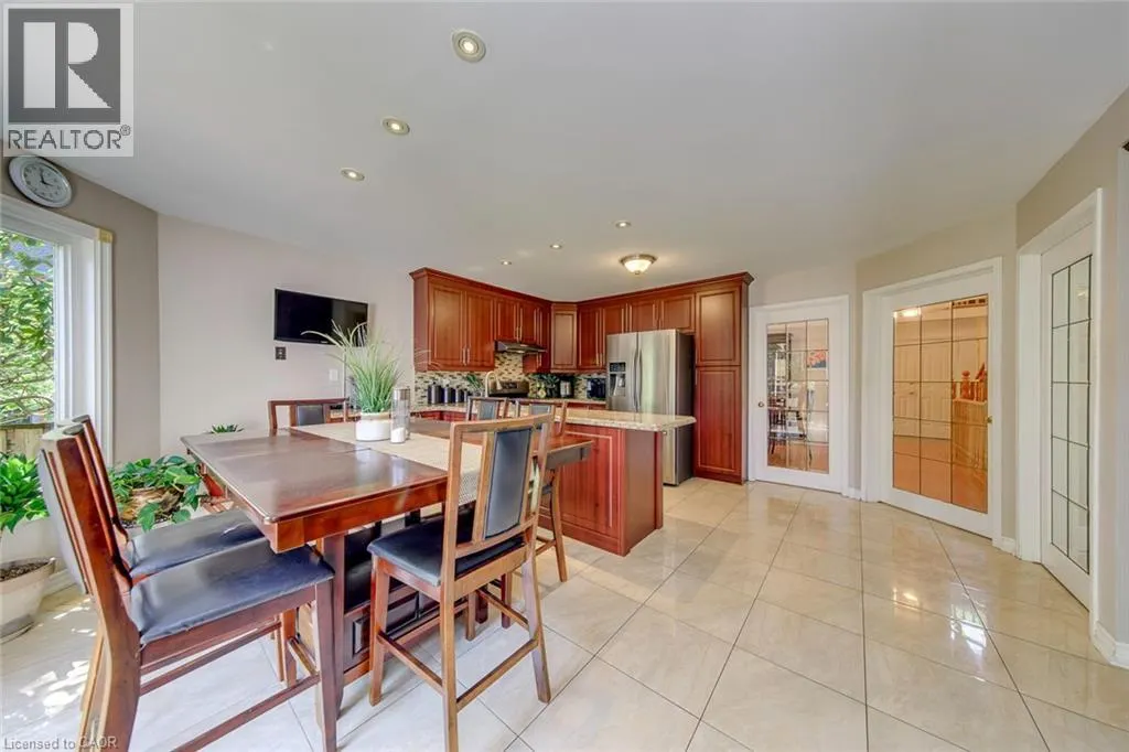 2442 WYNTEN Way