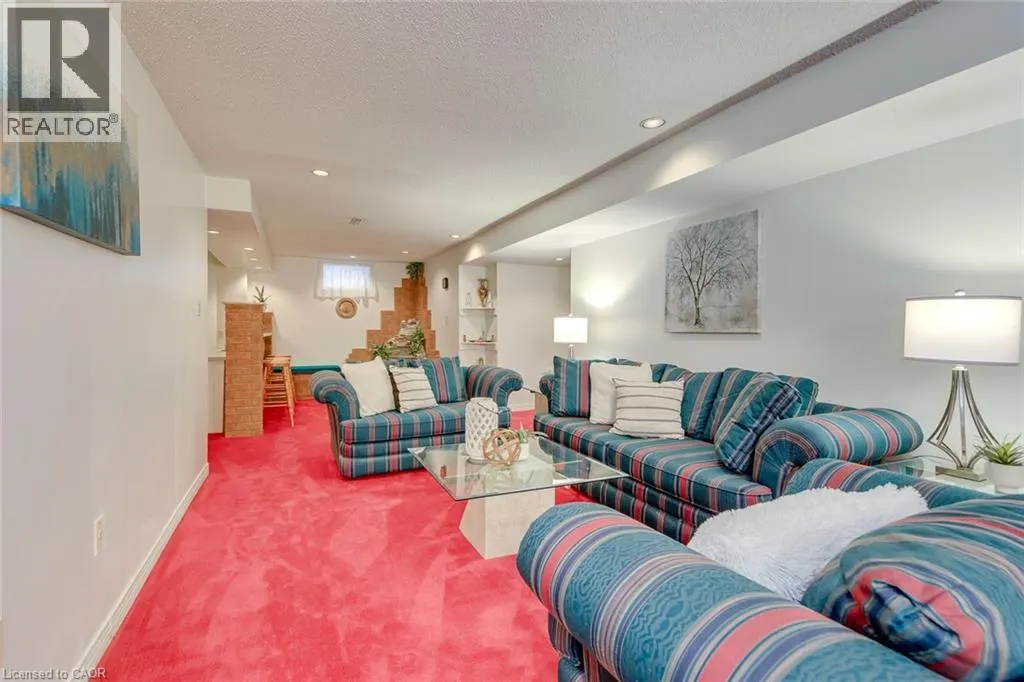 2442 WYNTEN Way