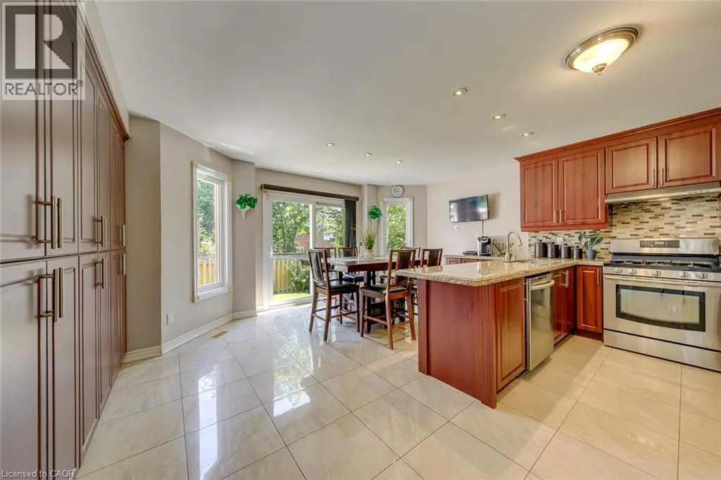 2442 WYNTEN Way