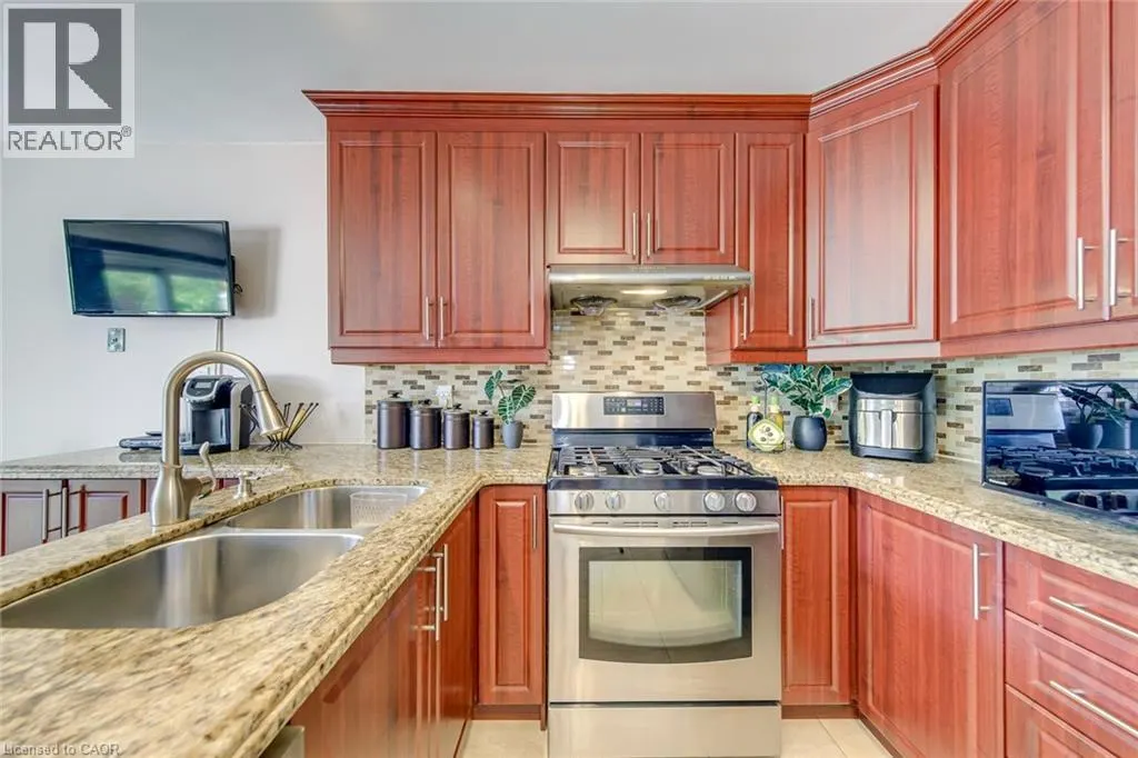 2442 WYNTEN Way