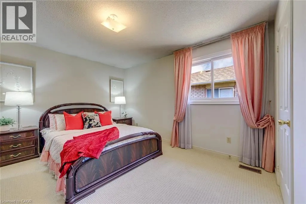 2442 WYNTEN Way