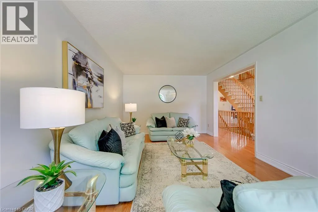 2442 WYNTEN Way
