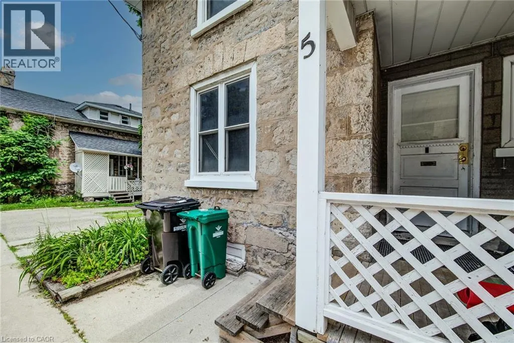 5 GEORGE Street S