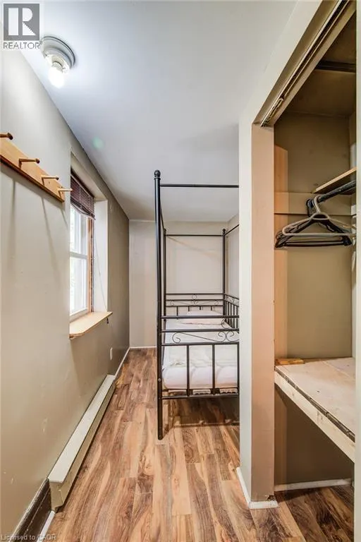 5 GEORGE Street S
