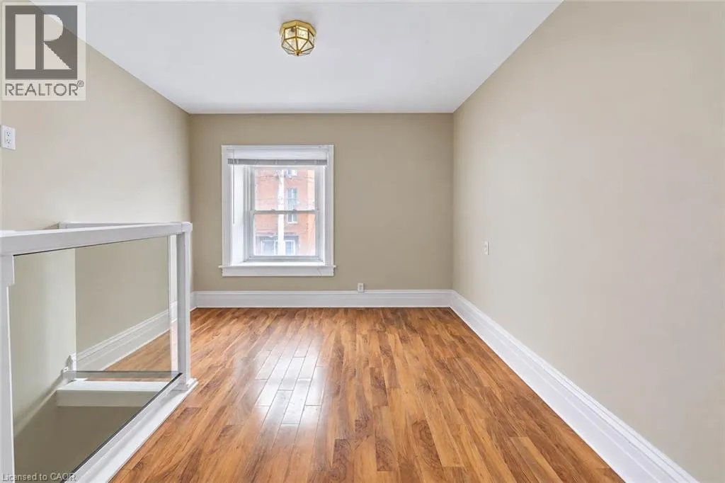 5 GEORGE Street S