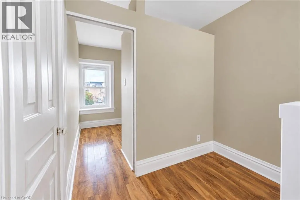 5 GEORGE Street S