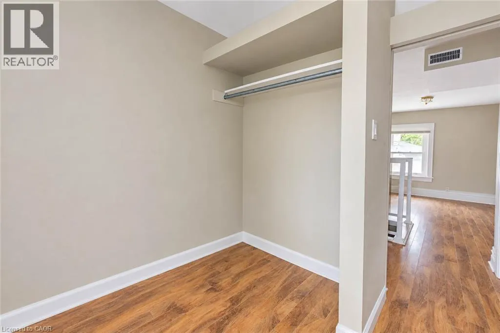 5 GEORGE Street S