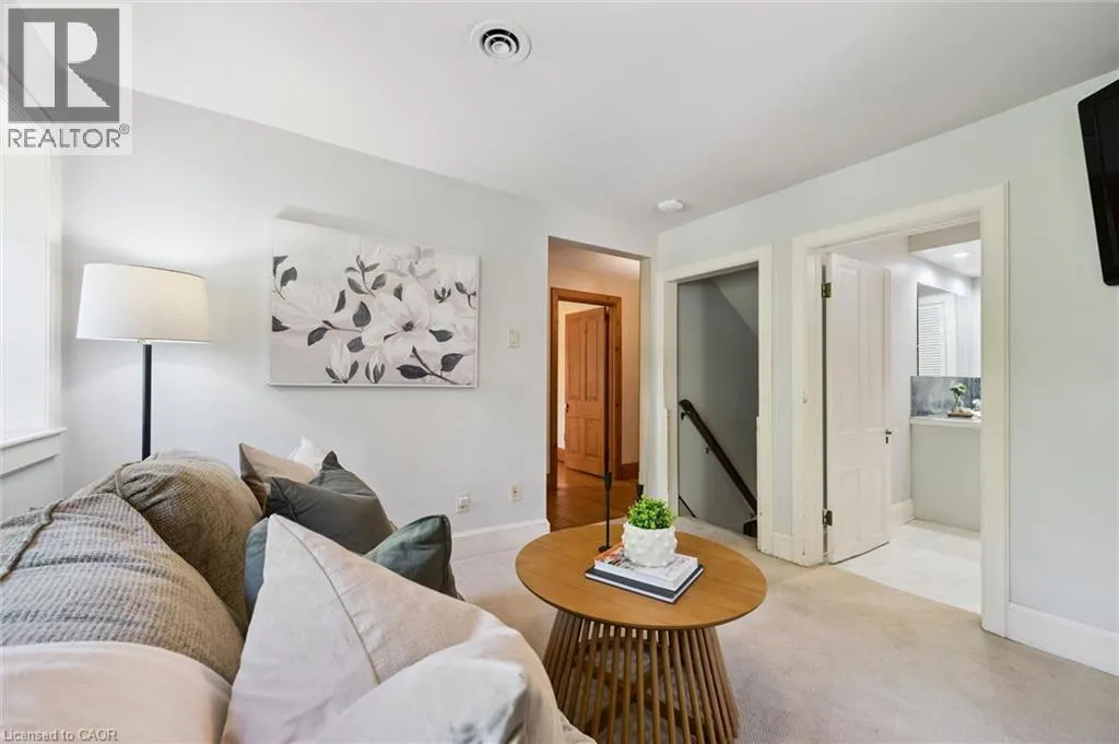 318 GUELPH Avenue