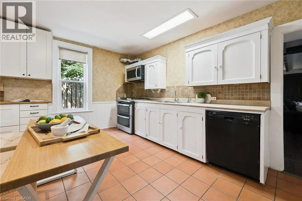 318 GUELPH Avenue