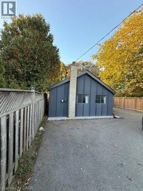 121 PAISLEY Boulevard E