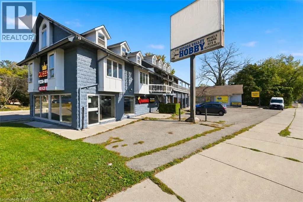 72 KING Street E