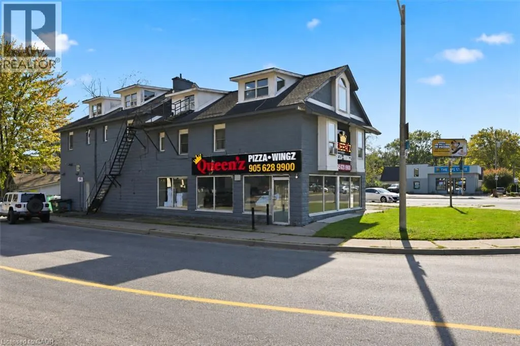 72 KING Street E