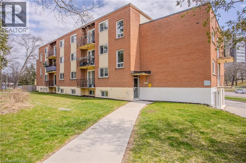 371 DALE Crescent Unit# 4 #4