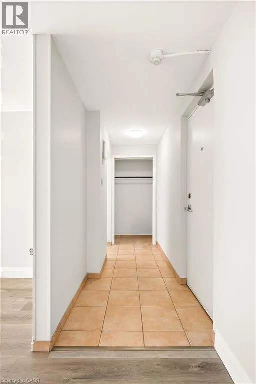371 DALE Crescent Unit# 4 #4